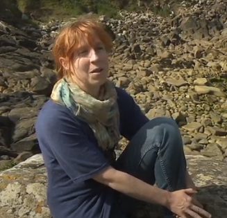 La Bretagne vue par Cécile Corbel : la chanteuse bretonne nous emmène au cap Sizun.: sa terre d'inspiration par France 3 Régions Bretagne.