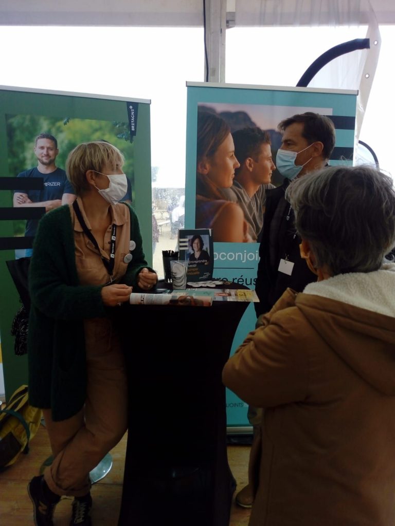 Equipe marketing territorial de Quimper Cornouaille nourrit votre inspiration sur le stand attractivité des Wave games (23/10/2020)