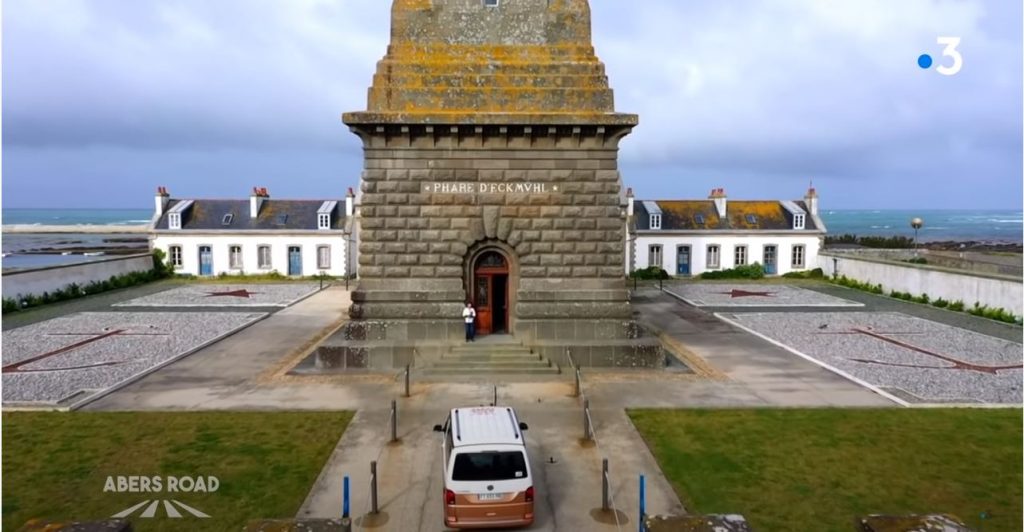 Emission Abers Road, en Cornouaille avec Nolwenn Leroy : van aux pieds du phare d'Eckmuhl