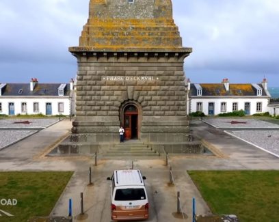 Emission Abers Road, en Cornouaille avec Nolwenn Leroy : van aux pieds du phare d'Eckmuhl