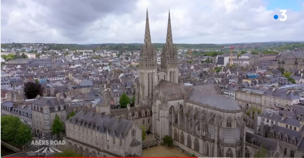 Emission Abers Road, en Cornouaille avec Nolwenn Leroy : Quimper vue cathédrale drone
