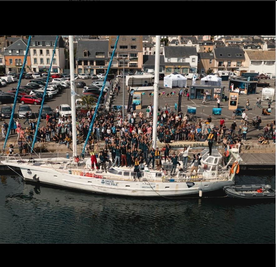 Under the Pole : arrivée du bateau d’Emmanuelle et Ghislain Bardout au port de Concarneau. 